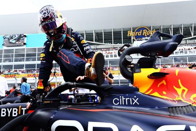 开云体育-红牛二队碾压梅赛德斯，塞恩斯带队取胜