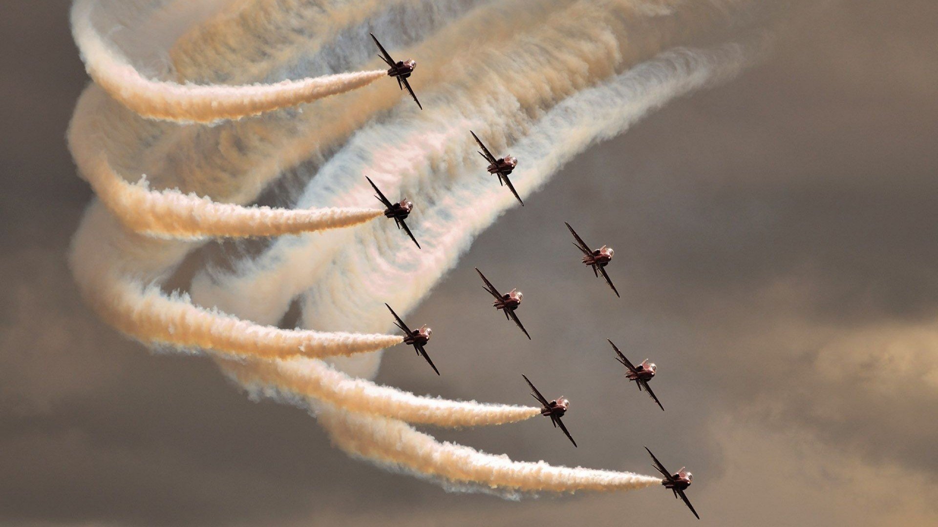 埃及无名前锋梅开二度，伯纳乌沉默致敬